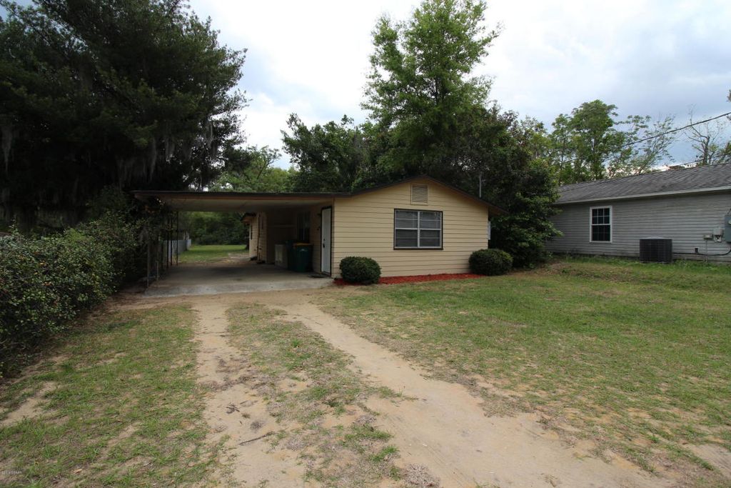 65 Glover St, Eustis, FL 2 Bed, 1 Bath SingleFamily Home 20 Photos