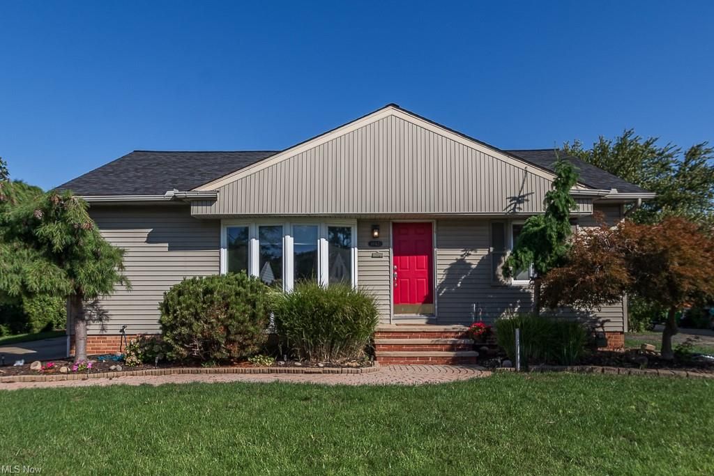 30421 Oakdale Rd, Willowick, OH 44095
