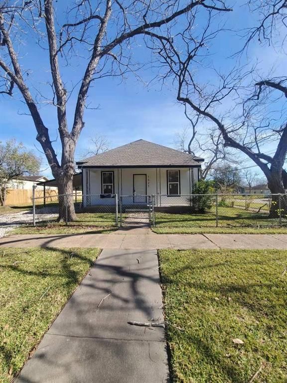 1421 6th St, Rosenberg, TX 77471