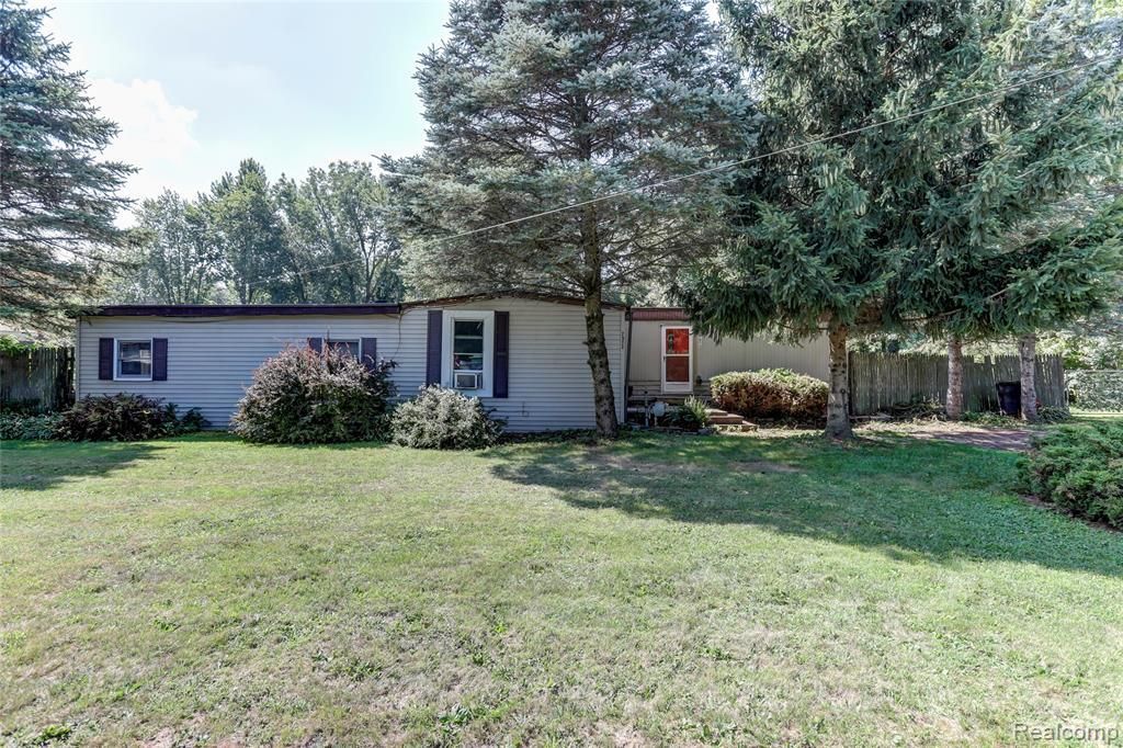 7973 Brandon Dr, Parma, MI 49269