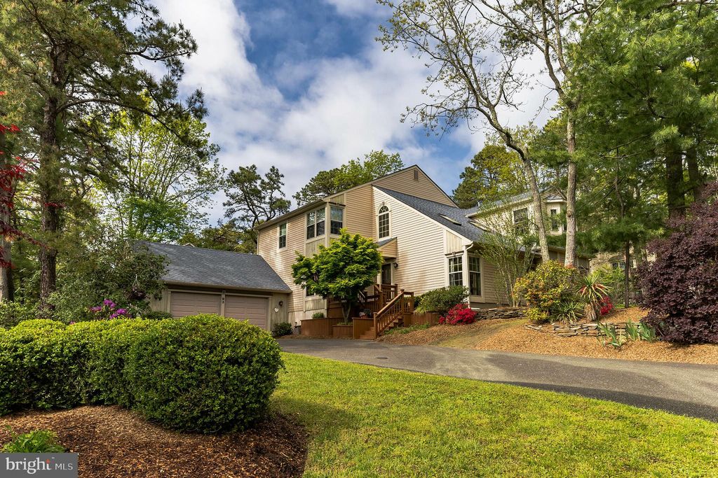 93 Tenby Chase Dr, Voorhees, NJ 08043