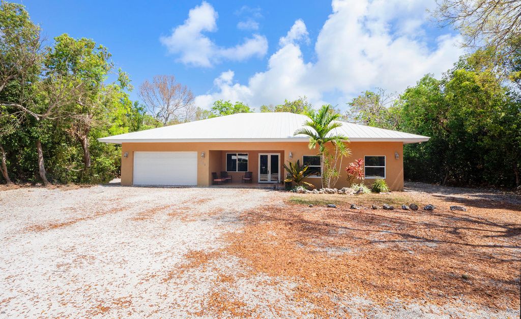 786 Dolphin Ave, Key Largo, FL 33037