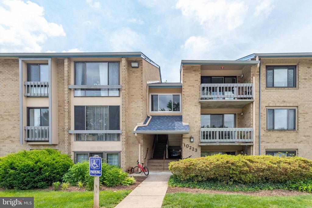 10223 Valentino Dr #7323, Oakton, VA 22124