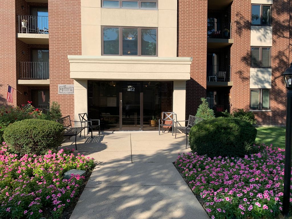 212 W Saint Charles Rd #403, Lombard, IL 60148