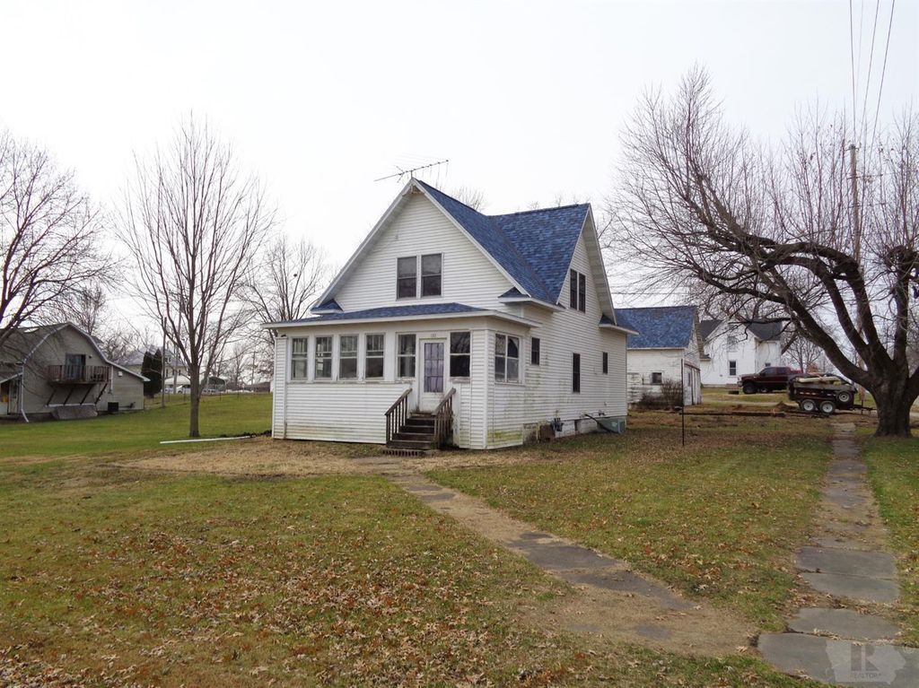 120 Park St, Donnellson, IA 52625