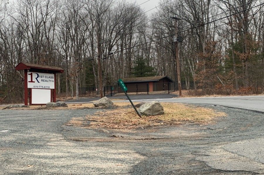 3102 Hemlock Farms, Lords Valley, PA 4 Bed, 2 Bath SingleFamily Home