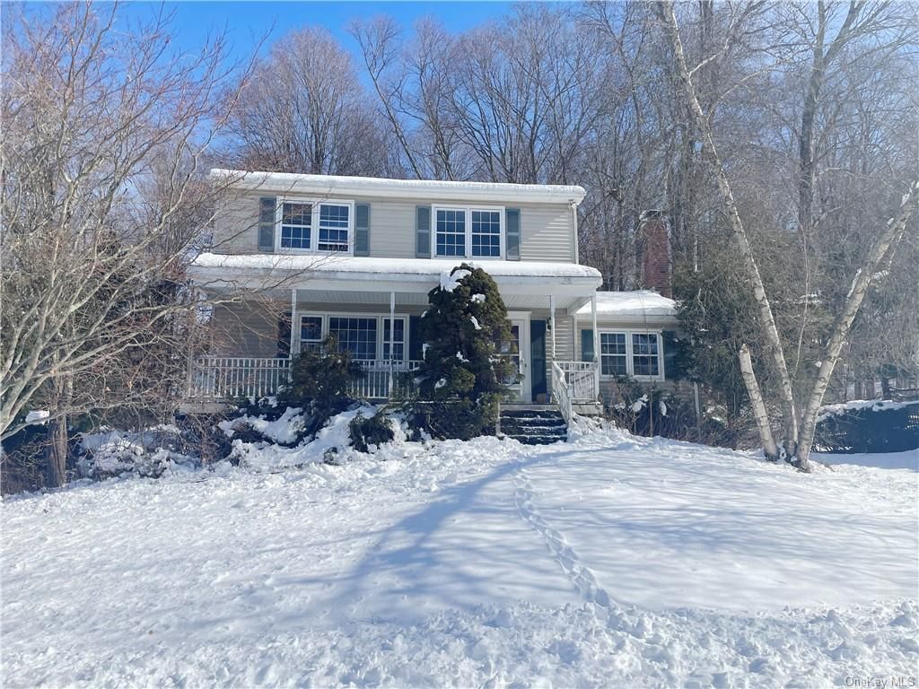 8 Noel Court, Brewster, NY 2024 : Un Aperçu d'une Adresse Unique