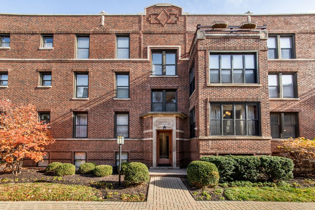 737 W Cornelia Ave #S1, Chicago, IL 60657