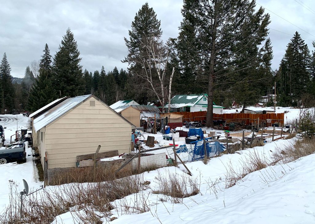 190 Spotted Bear Rd, Martin City, MT 59926 1 Bed, 1 Bath Single