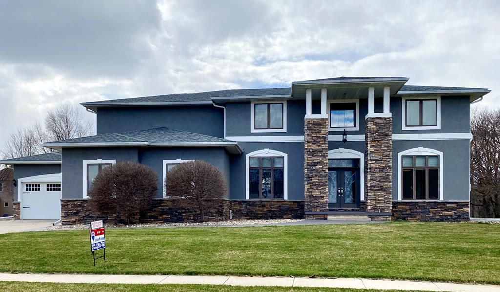 2914 Oak Tree Cir, Fort Dodge, IA 50501