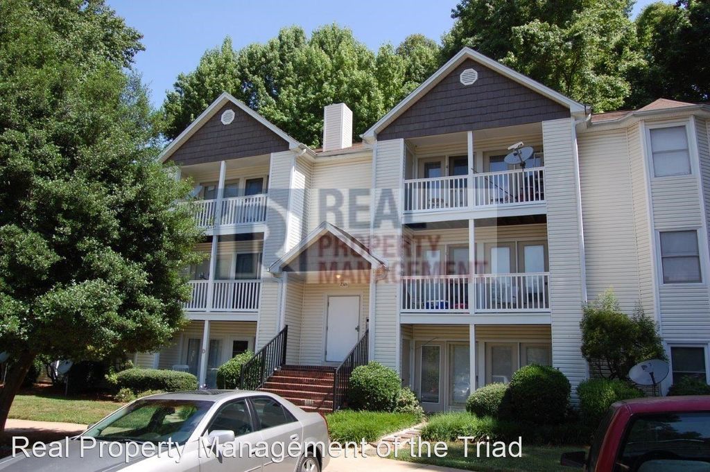 2328 W Vandalia Rd #K, Greensboro, NC 27407