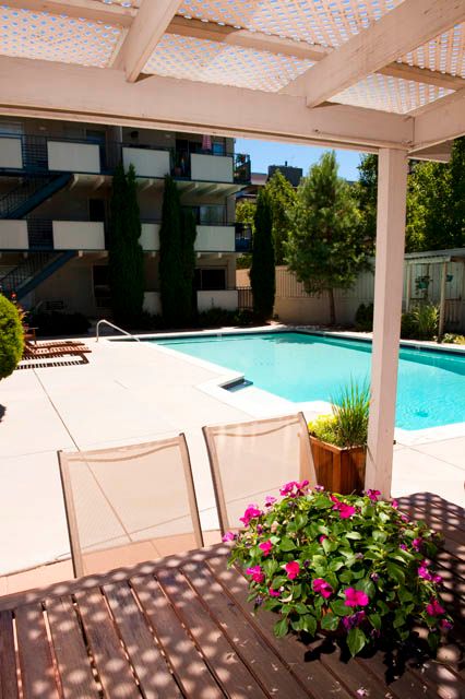 1020 Penn St #302, Denver, CO 80203