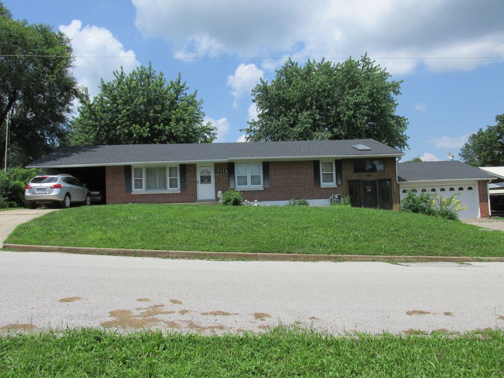 13320 Park St, Russellville, MO 3 Bed, 2 Bath SingleFamily Home 34