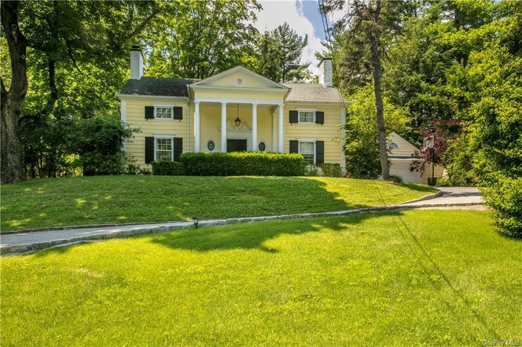 306 Quaker Rd, Chappaqua, NY 10514