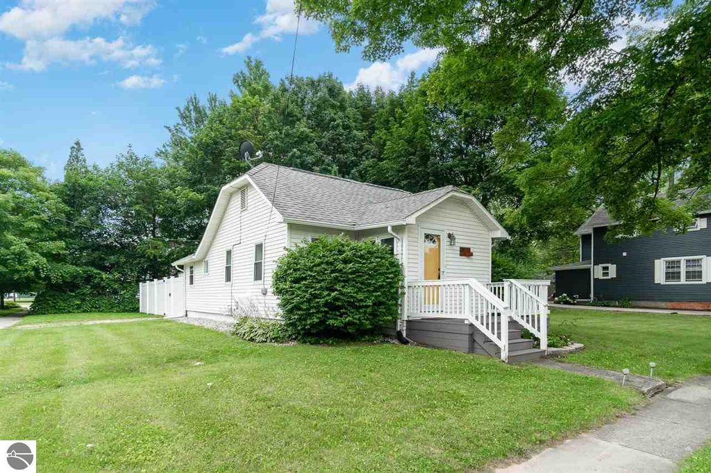130 N Chippewa St, Shepherd, MI 48883 Trulia