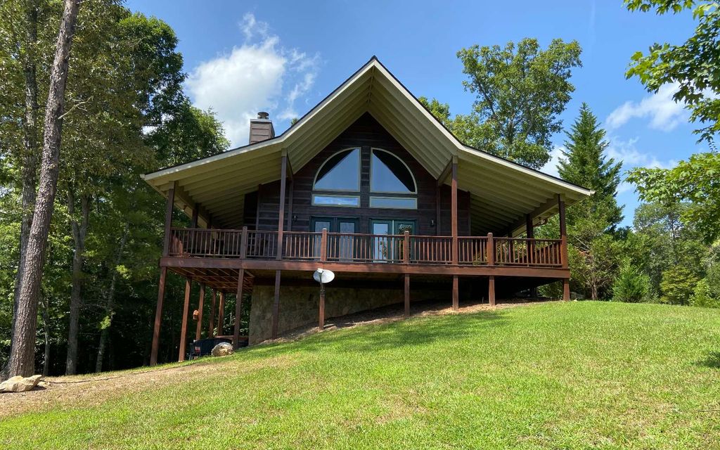 39 Gladys Ln, Young Harris, GA 3 Bed, 3 Bath SingleFamily Home 47