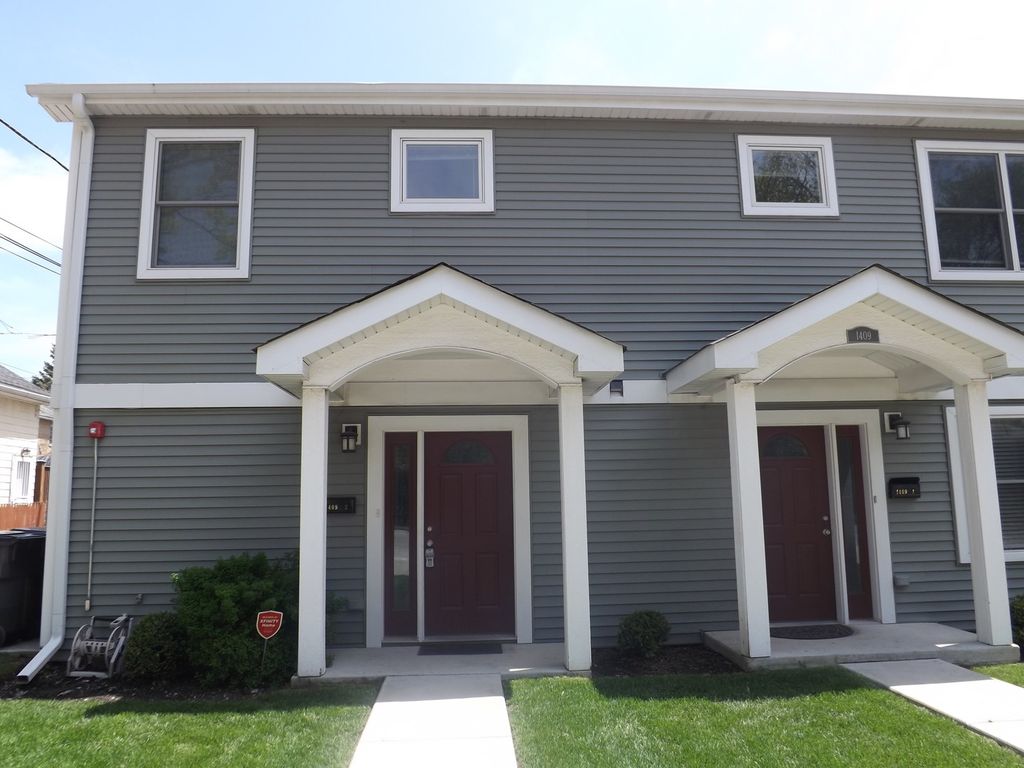 1409 Dodge Ave #2, Evanston, IL 60201