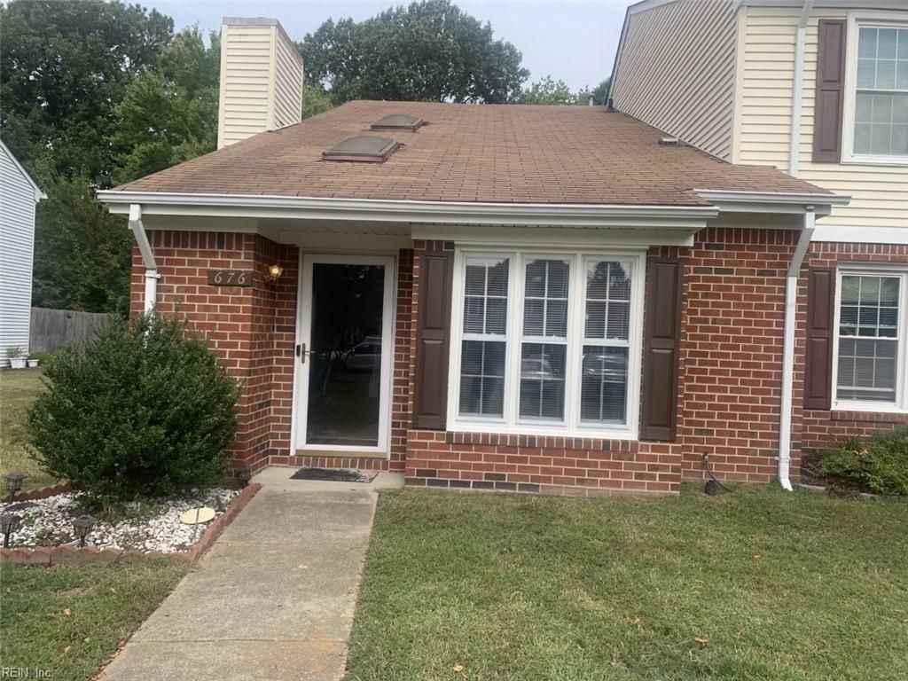676 Hollomon Dr, Hampton, VA 23666