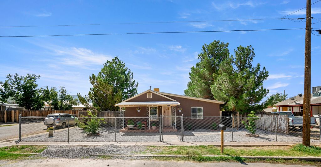 1114 Catalina Ln, Alamogordo, NM 88310