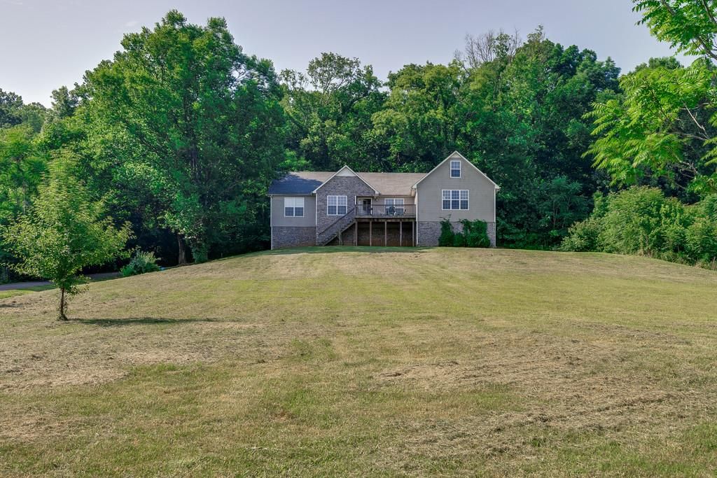 2178 Knob Creek Rd, Columbia, TN 6 Bed, 6 Bath SingleFamily Home