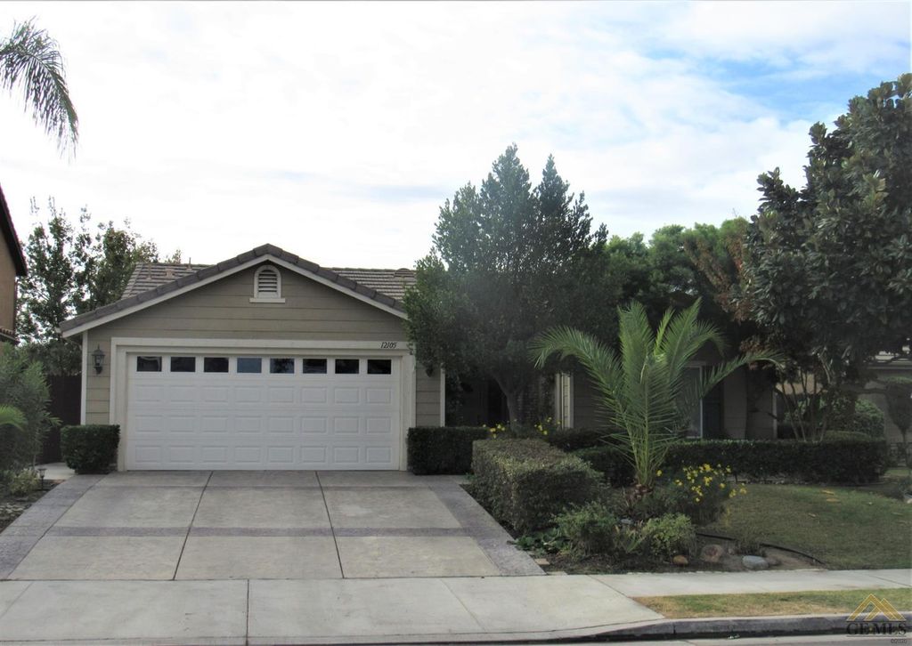 12105 Stonington St, Bakersfield, CA 93312