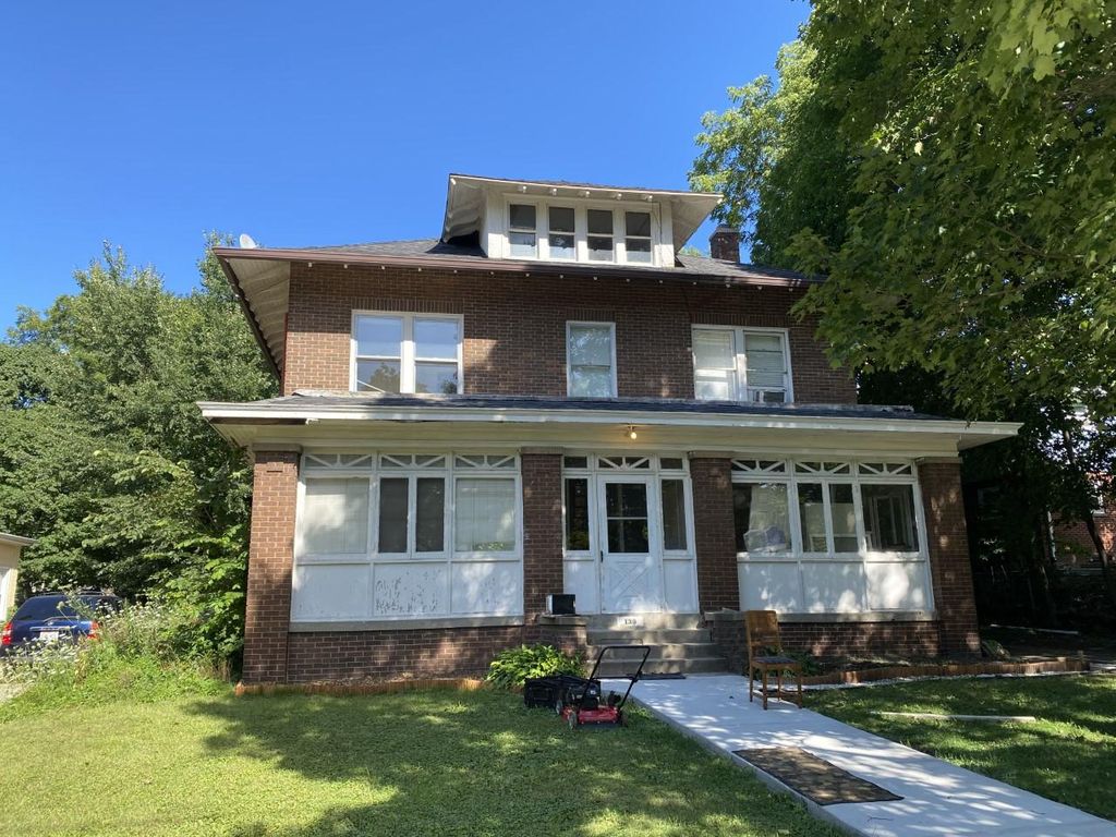 139 S Grand Ave, Waukesha, WI 3 Bed, 1 Bath Apartment
