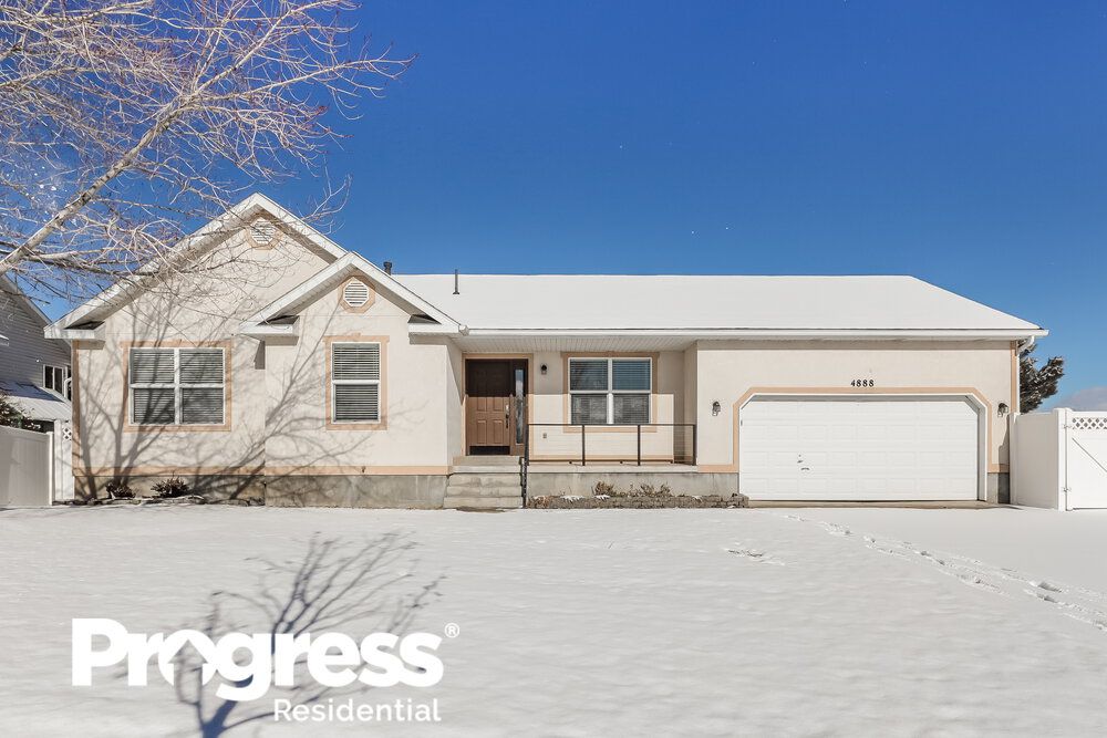4888 W Grand View Peak Dr, Riverton, UT 84096