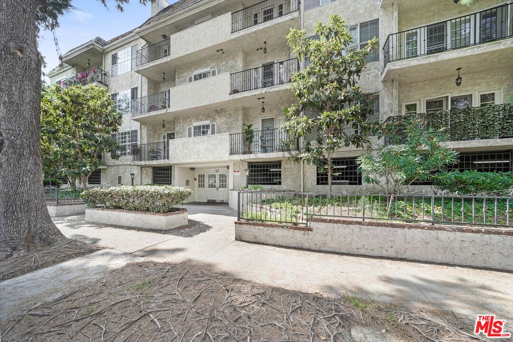 317 S  Holt Ave #8, Los Angeles, CA 90048