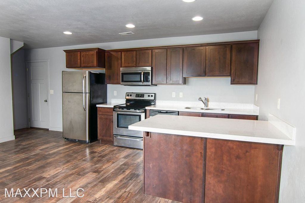 255 N Mill Rd, Vineyard, UT 84058