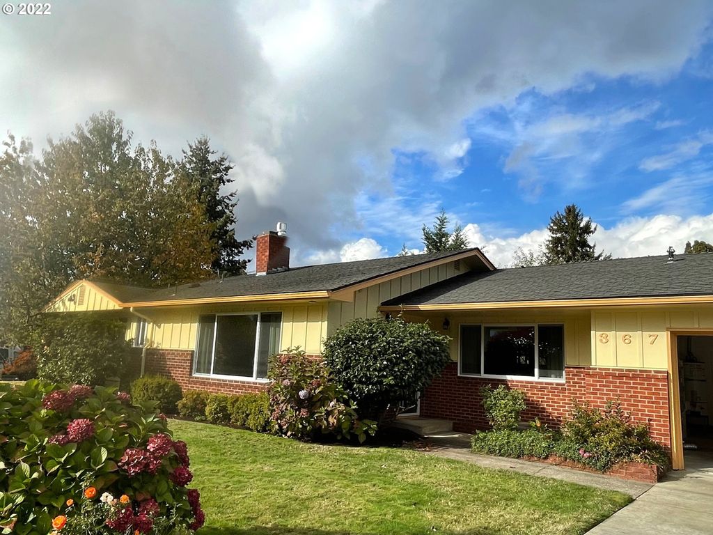367 Maxwell Rd, Eugene, OR 97404