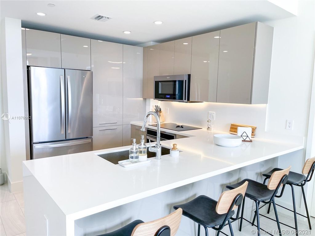 2000 Metropica Way #806, Sunrise, FL 33323
