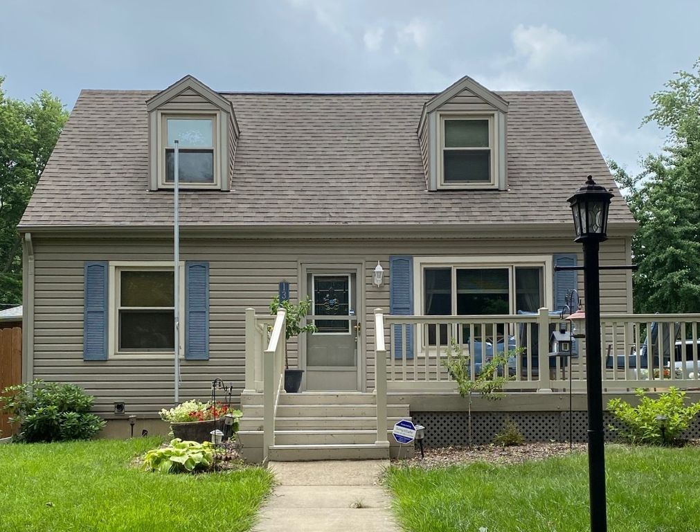 1312 Garden Ln, Champaign, IL 61820