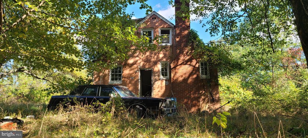 1533 Rollins Ave, Capitol Heights, MD 20743