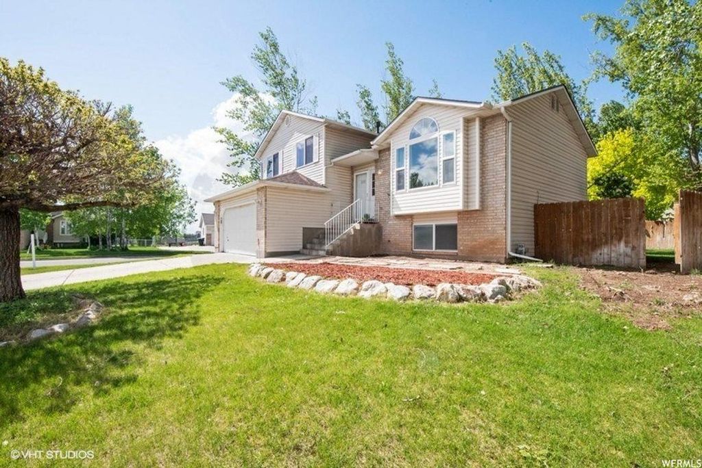 1595 W 100 S, Clearfield, UT 84015