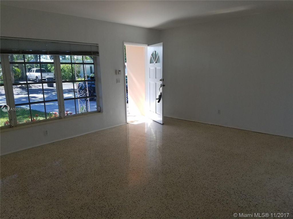 2125 Alamanda Dr, Miami, FL 33181