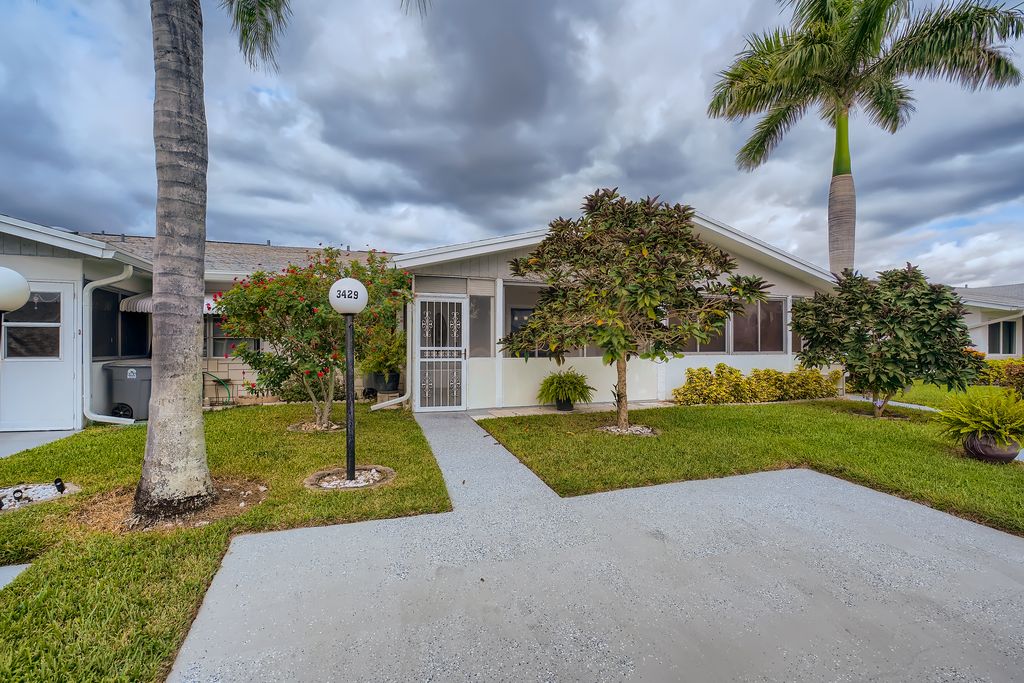 3429 Christopher St, West Palm Beach, FL 33417