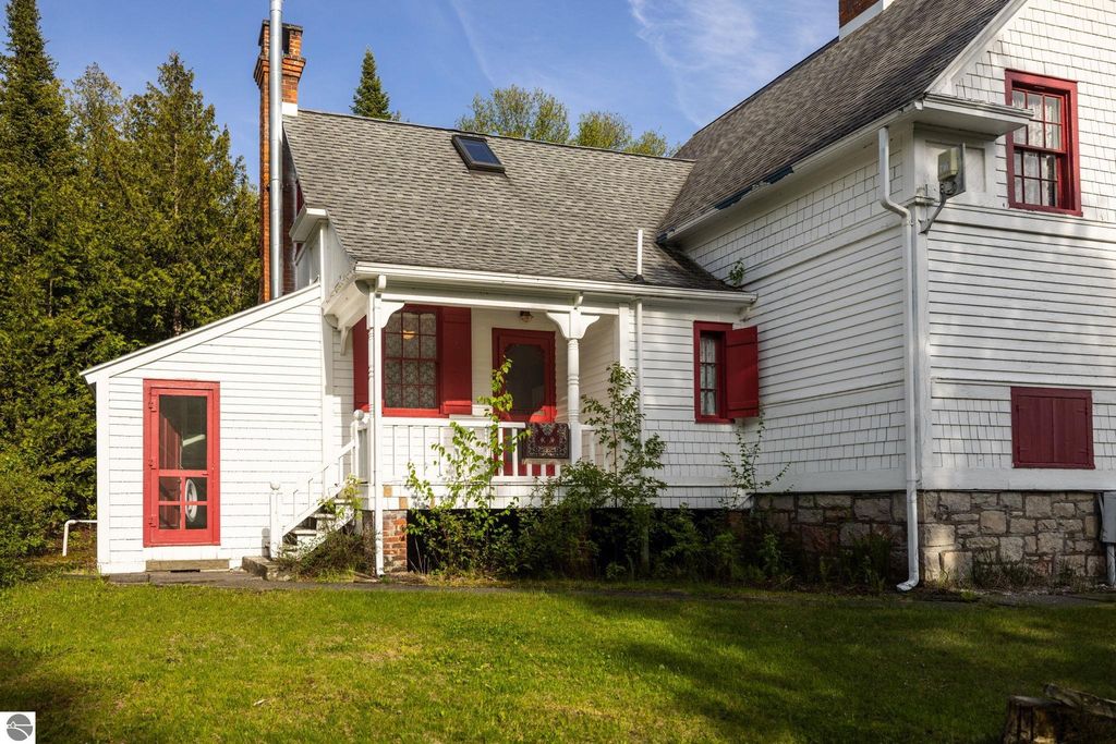 view 54th full size image of this home
