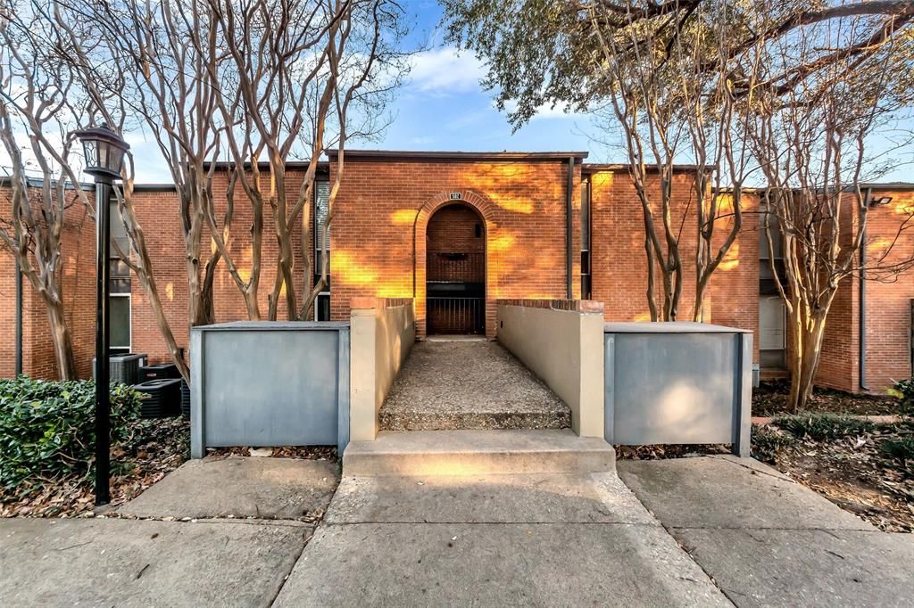 502 E Avenue J #B, Grand Prairie, TX 75050