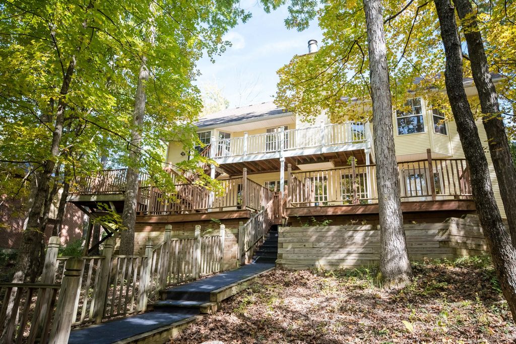 2413 Cimarron Dr, Columbia, MO 65203