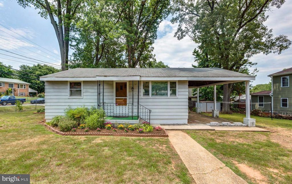 7116 E Ridge Dr, Hyattsville, MD 20785