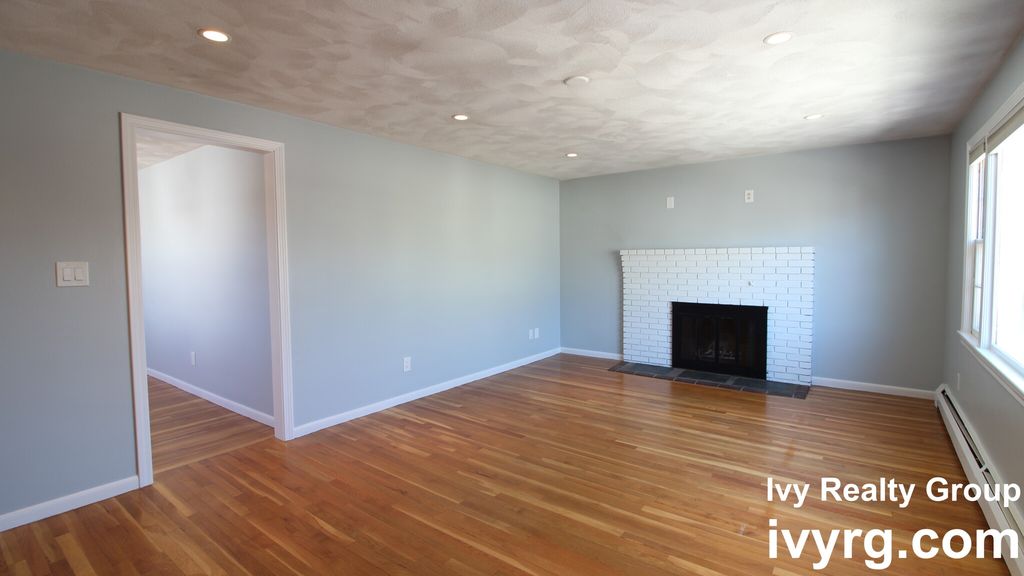 71 Trowbridge St #2, Belmont, MA 02478