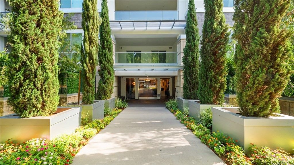 460 N  Palm Dr #203, Beverly Hills, CA 90210