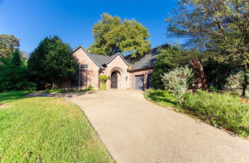 3221 Oak Hollow Dr, Plano, TX 75093