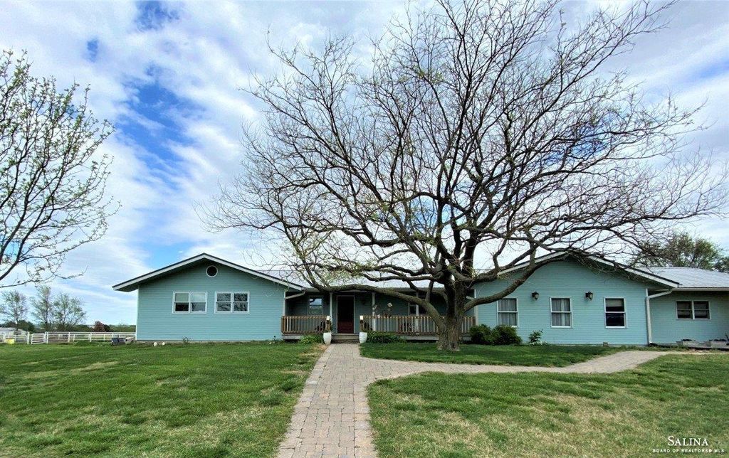2404 N Halstead Rd, Salina, KS 67401 Trulia