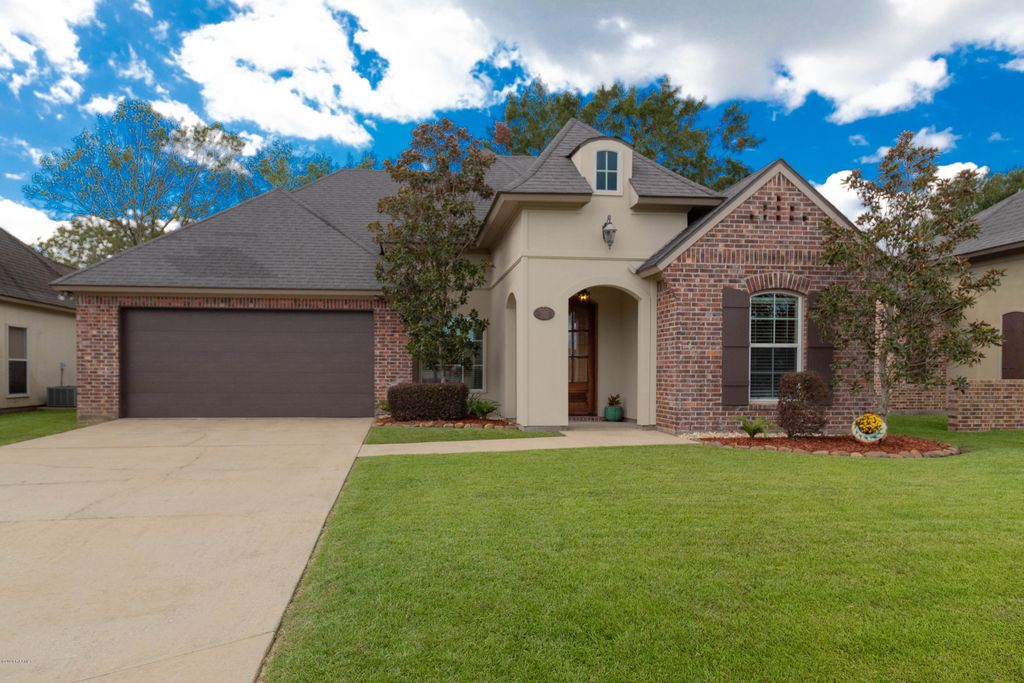 300 Forest Creek Dr, Scott, LA 70583 See Estimated Value