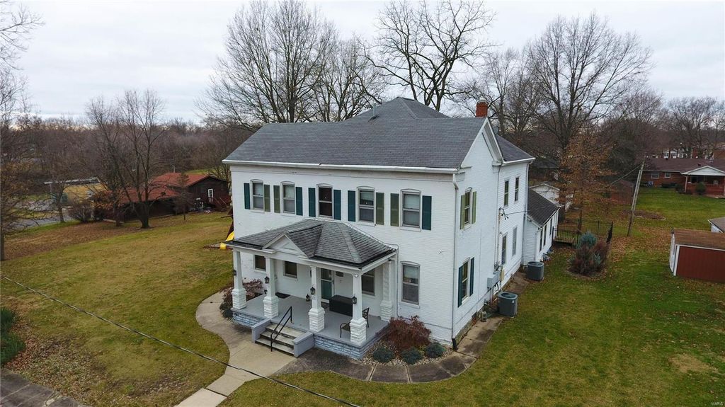221 N Franklin St, Staunton, IL 62088 MLS 23074295 Trulia