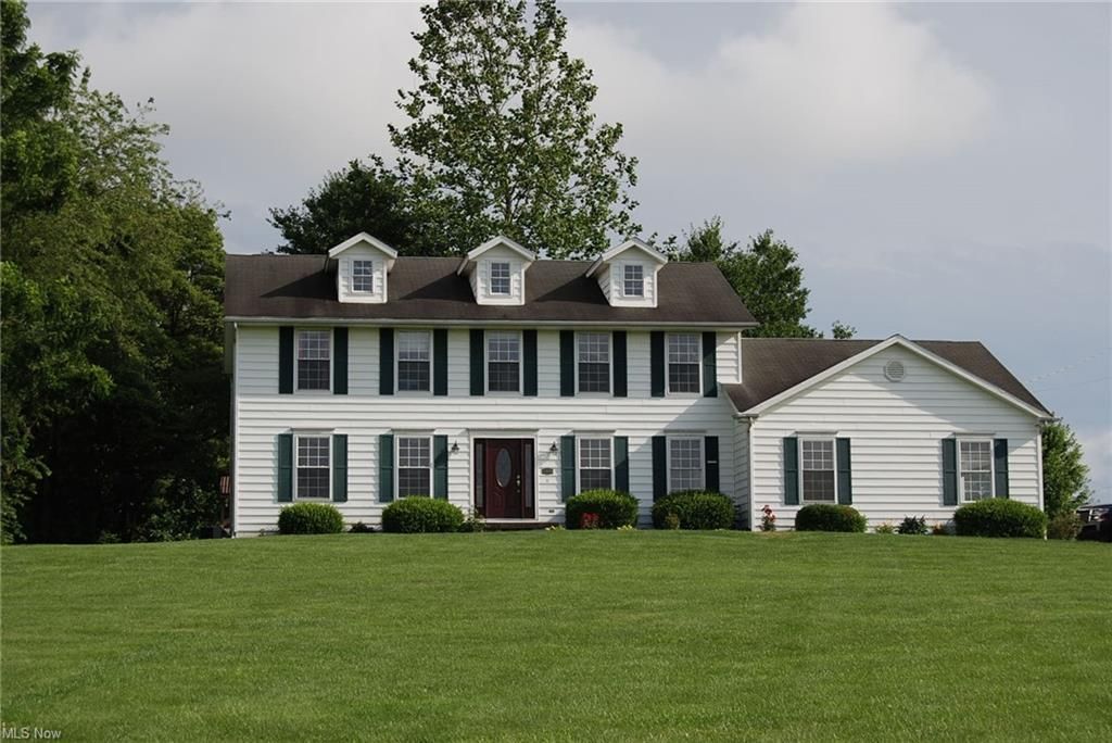 5900 Hereford Ln, Nashport, OH 43830