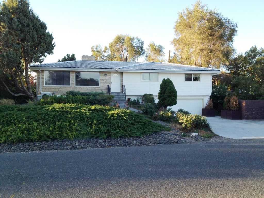 603 W 24th Pl, Kennewick, WA 99337