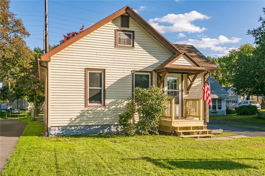 552 Bennington Dr, Rochester, NY 14616