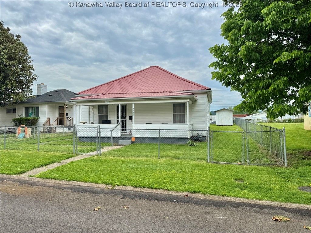 2907 5th Ave, Charleston, WV 25387